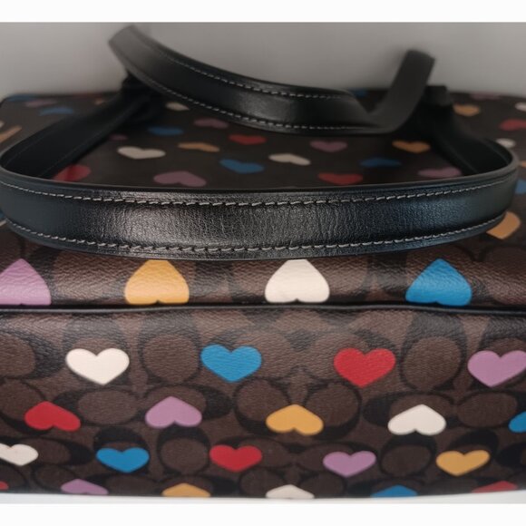 COACH GALLERY TOTE SIGNATURE CANVAS HEART PRINT W/ MATCHING WALLET - Picture 5 of 15